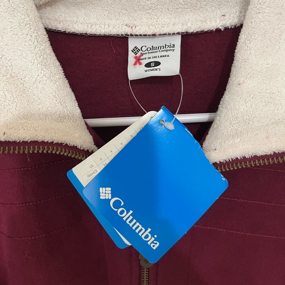 Columbia NWT Burgundy Zip Up Jacket with Button Pockets size small - Picture 4 of 7